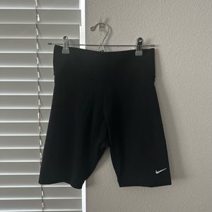 NIKE BIKER SHORTS